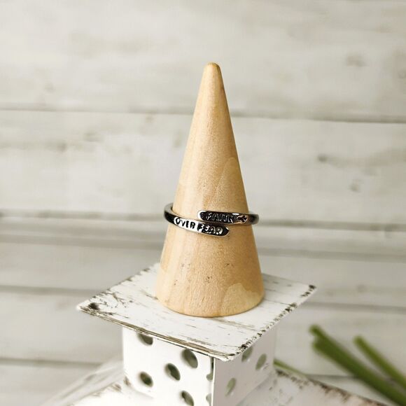 NEW Faith Over Fear Band Woman's Ring Size 7 Religious God Jesus - Picture 2 of 4